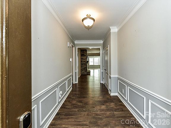 4th image of 15738 Reynolds Dr