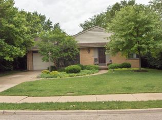 1020 Oxford Rd, Deerfield, IL 60015