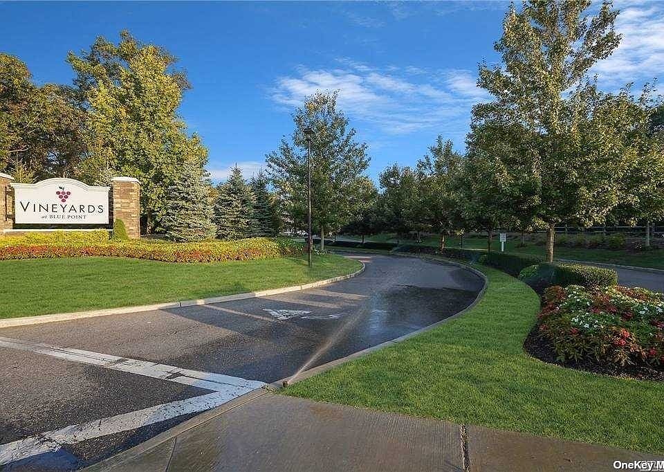 1st image of 117 Halley Dr #117