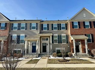 285 Lakeshore Dr, Oswego, IL 60543