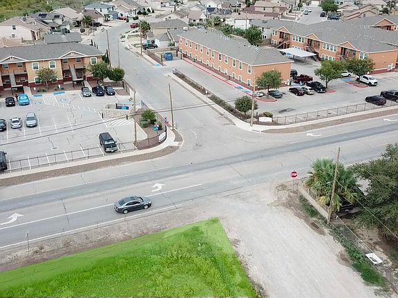 3rd image of 12990 Cabello Ln