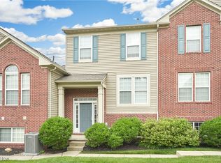 285 Woodhaven Dr, Akron, OH 44321