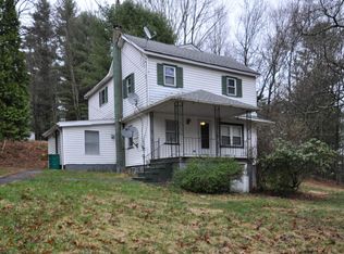 101 Sign Ware Ct, Matamoras, PA 18336