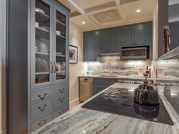 4th image of 505 E Huron St Ste 302