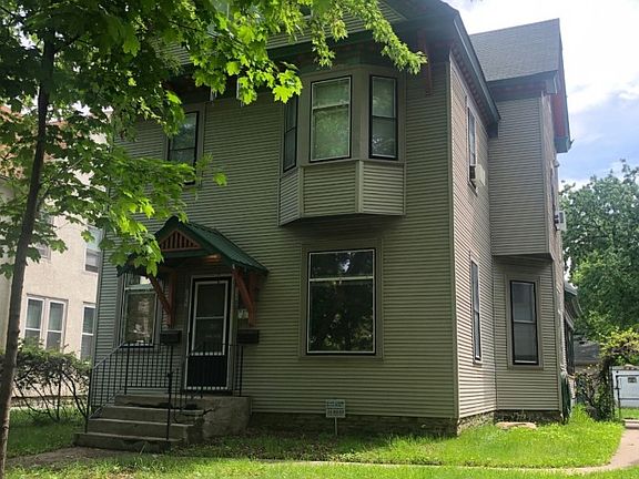 2nd image of 1522 Fremont Ave N