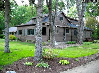 27316 Dunford Rd, Westlake, OH 44145