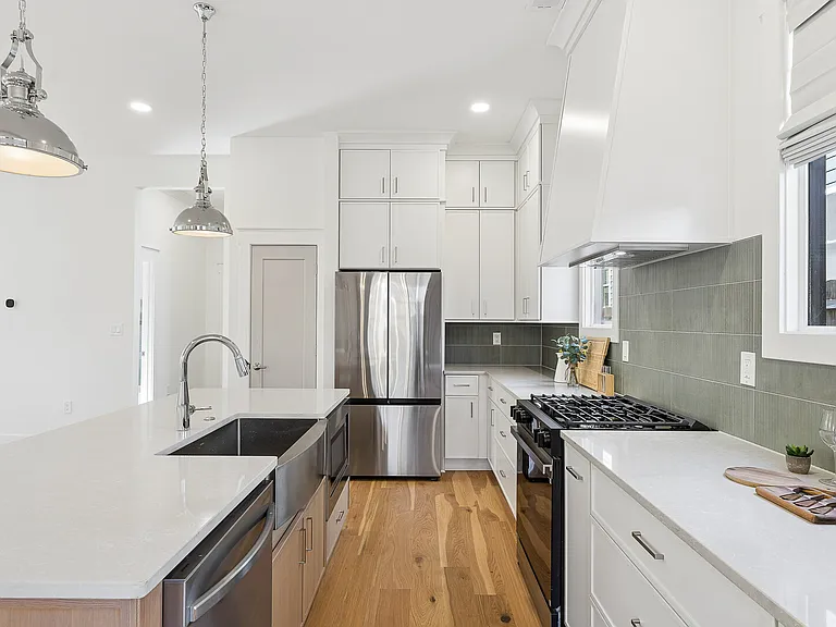 Whitefoord Ave NE — Photo 18