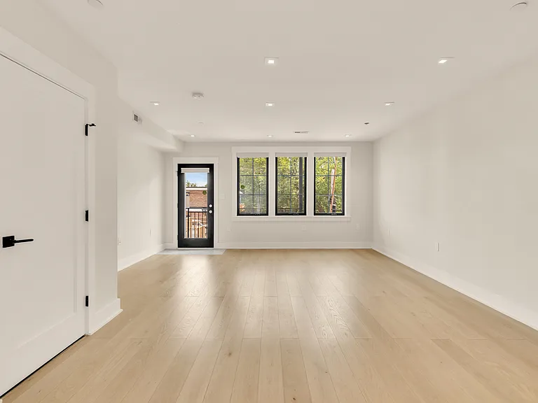 330 16th St SE #Penthouse 2 — Photo 12