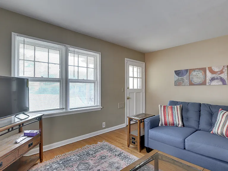 4611 Wakeley St — Photo 8
