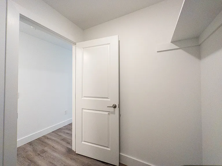 Mount Laurel Manor Apartments — Photo 15