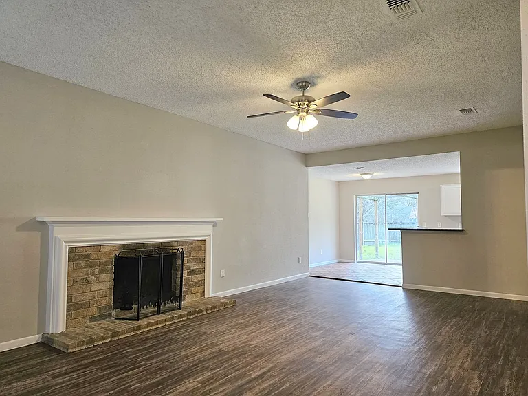 6103 Wolfboro Dr — Photo 2