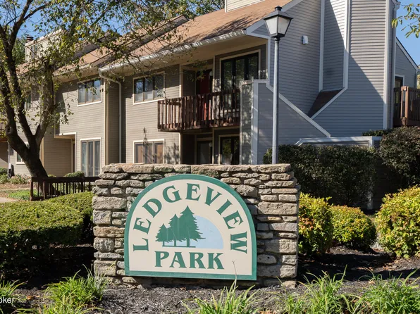 354 Crescent Spring Dr, Louisville, KY 40206
