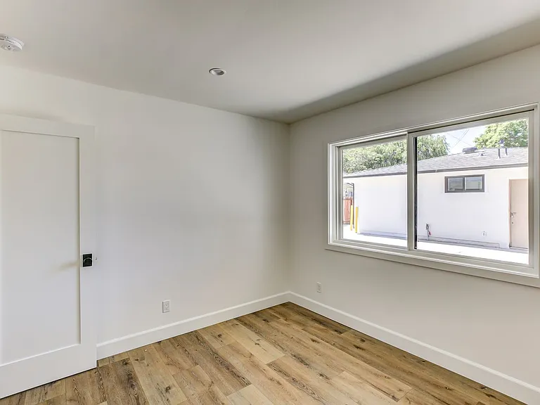 455 N Olive St — Photo 9