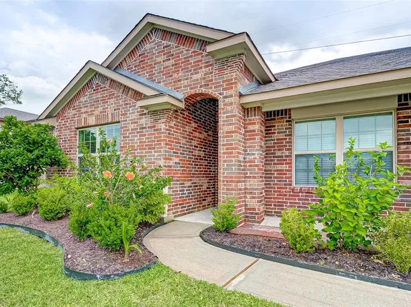 2831 Canadian Goose Ln, Baytown, TX 77521