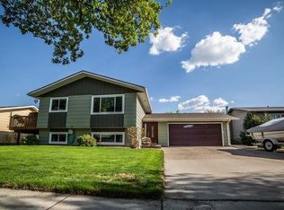 413 Birchwood Dr, Bismarck, ND 58504