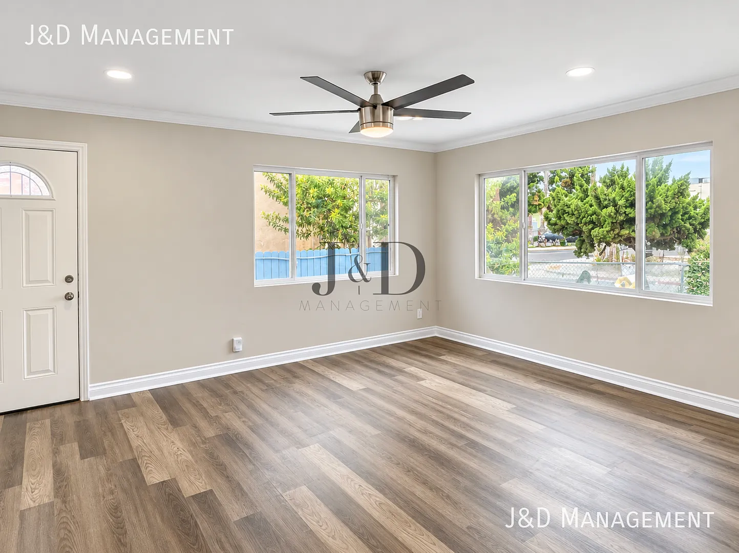 Modern 3BR/2BA Home with Private Yard & Upgraded Kitchen — Photo 4