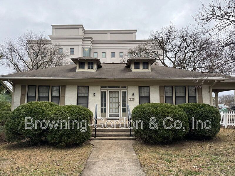 1st image of 1806 15th Ave S