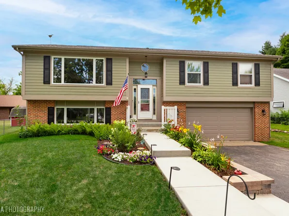 13171 Hickory Ln, Woodstock, IL 60098