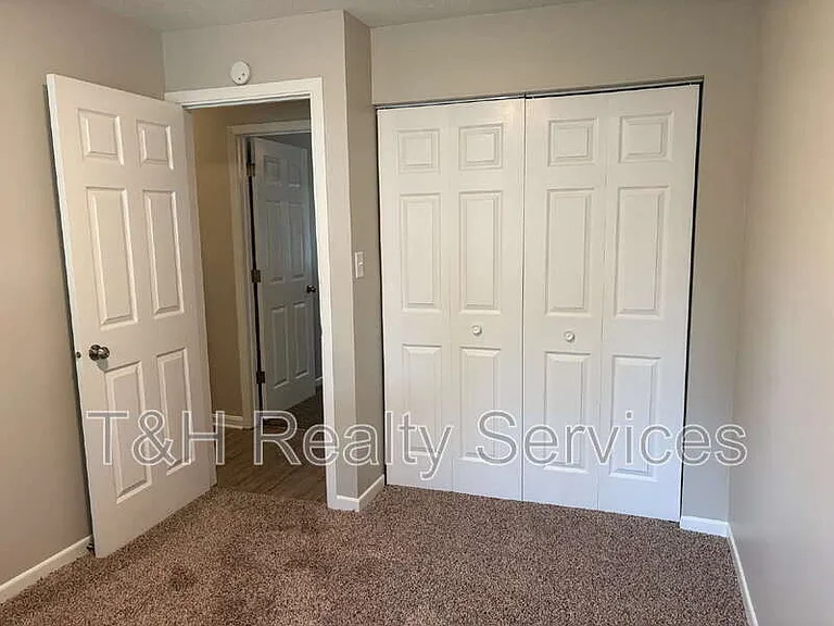 8705 Zephyr Dr — Photo 12