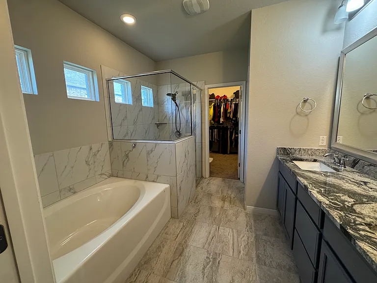 2029 Horatio St — Photo 7