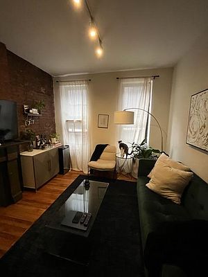 Rented by Chartwell Manhattan Realty | $2,750