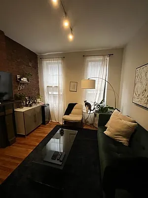 Rented by Chartwell Manhattan Realty | media 15
