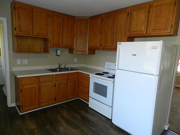 4th image of 6097 S Ivanhoe Ave