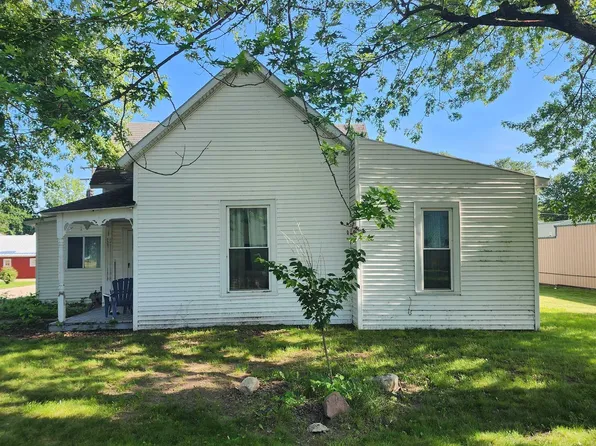 90 N 1st St, Denver, IN 46926