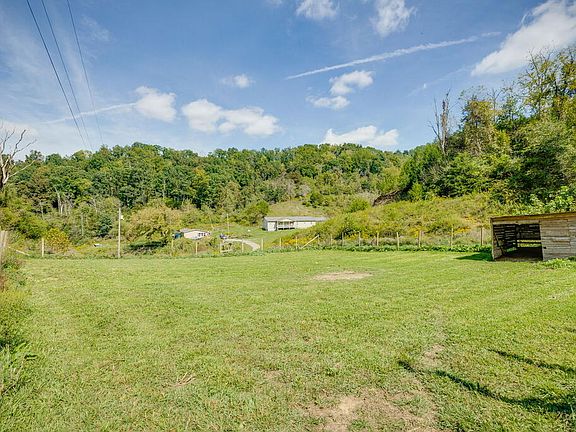 5th image of 310 Hess Hollow Rd