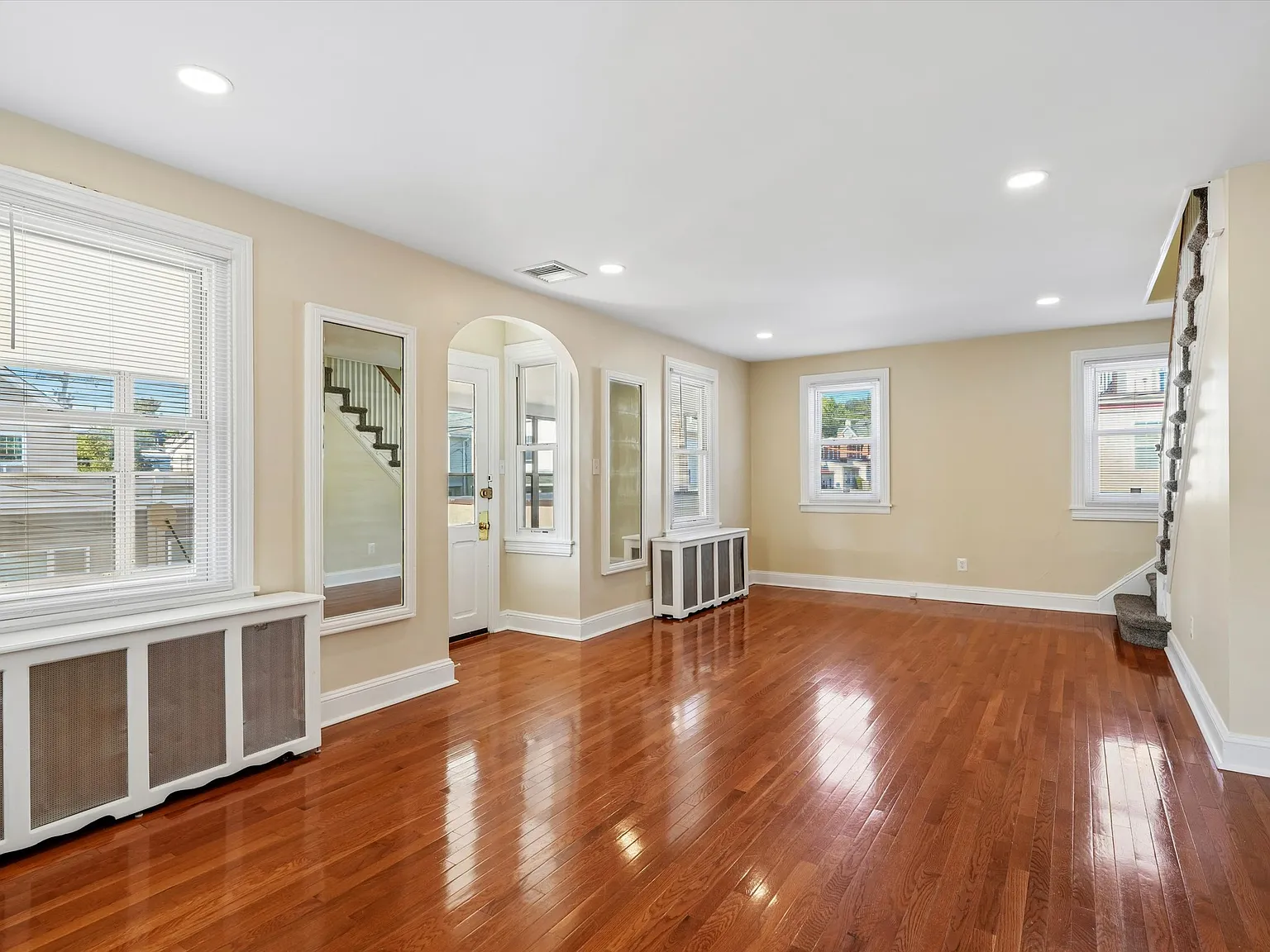3 bed, 1678 sqft, $3,300 — Photo 4