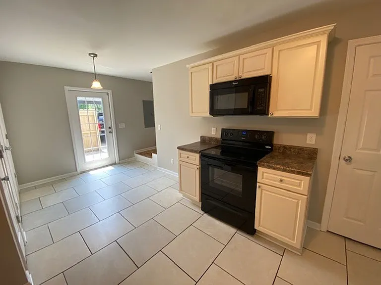 531 Dill Ln #B-9 — Photo 13