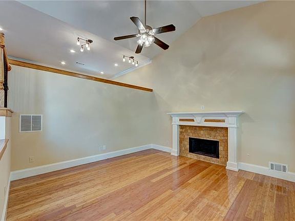 5th image of 5463 Riverchase Dr