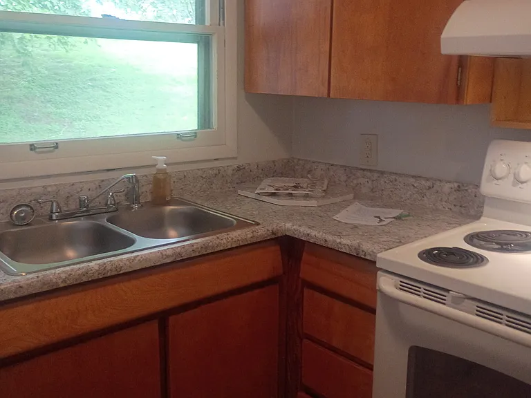 1305 N Barton St — Photo 8