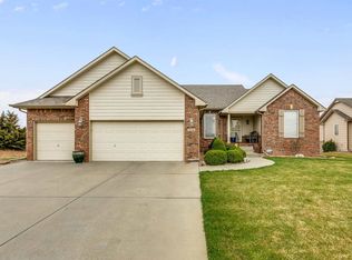 10136 W Westlakes Ct, Wichita, KS 67205