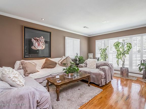 4th image of 2209 Fairgreen Ave