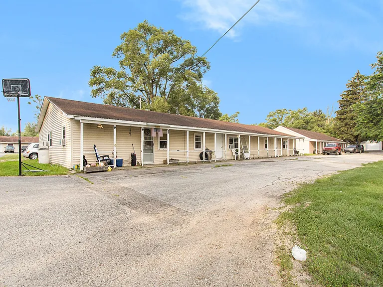 2 bed, 1.0 bath, $800 — Photo 18