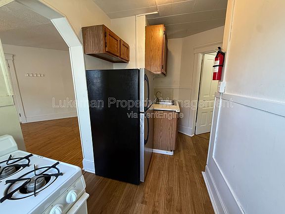 3rd image of 301 Douglas Ave APT 3