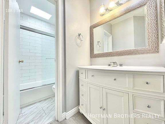4th image of 324 S Saint Andrews Pl #202A