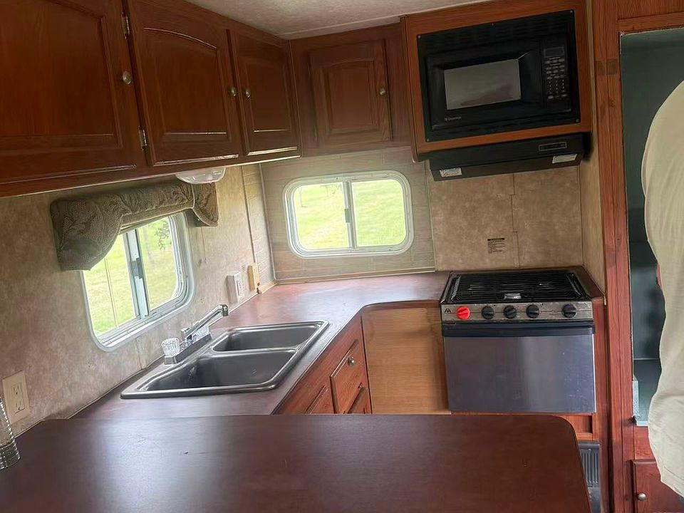 1st image of 6131 Fenske Ln
