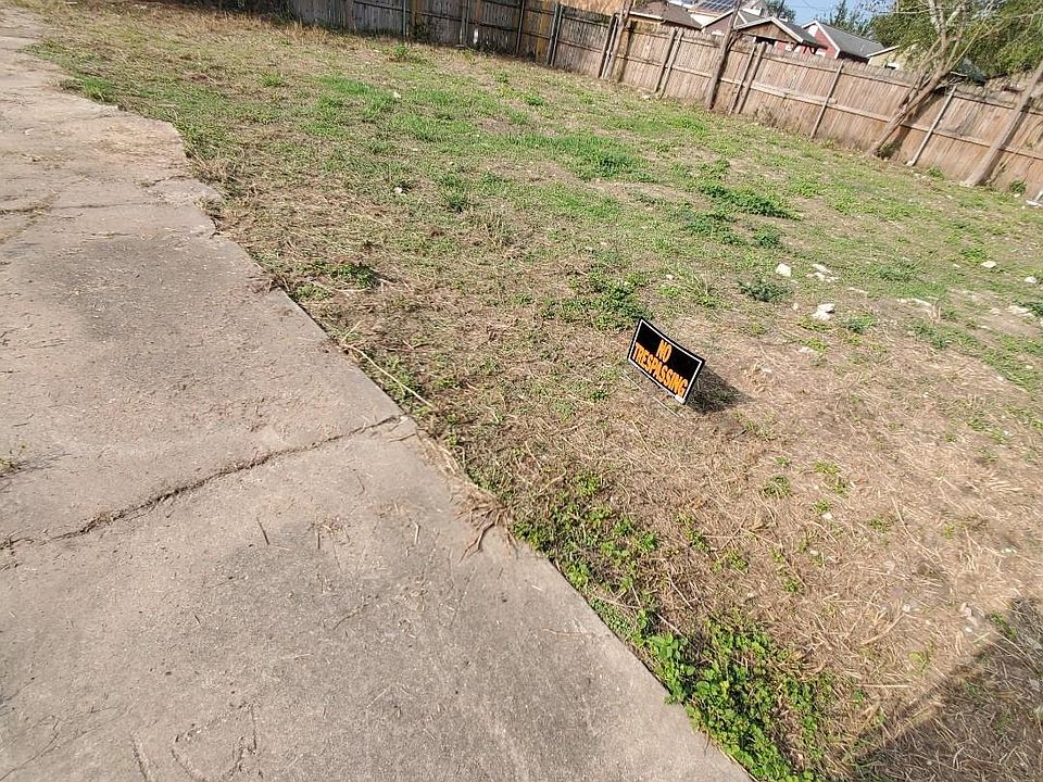 2nd image of 2915 Rosalie St