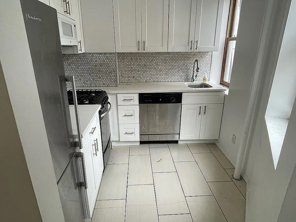 1st image of 337 W 14th St APT 73