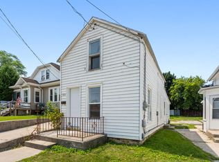 1416 S 10th St, Manitowoc, WI 54220