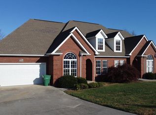 1004 Greenway Dr, Morristown, TN 37813