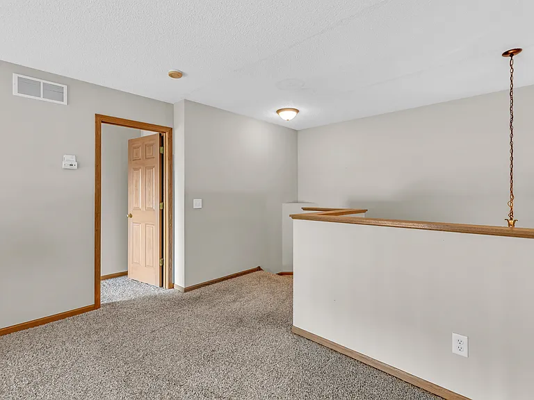 6834 Meadow Grass Ln S — Photo 12