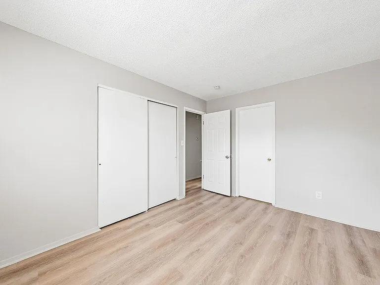 2415 Shirley Ave — Photo 23