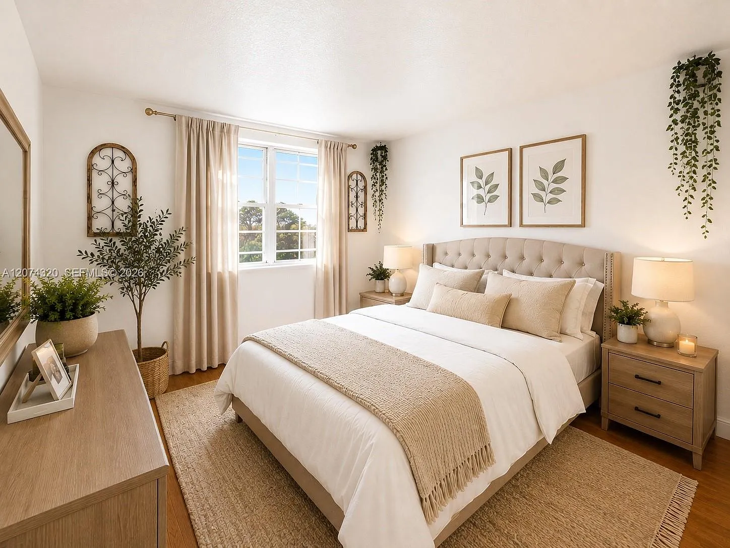 Royal Poinciana Condo — Photo 4