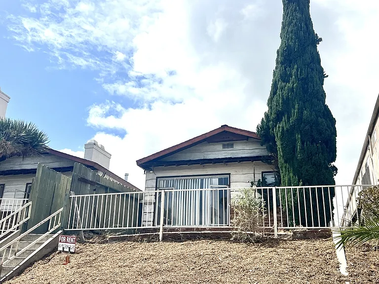 2160 Grand Ave — Photo 5