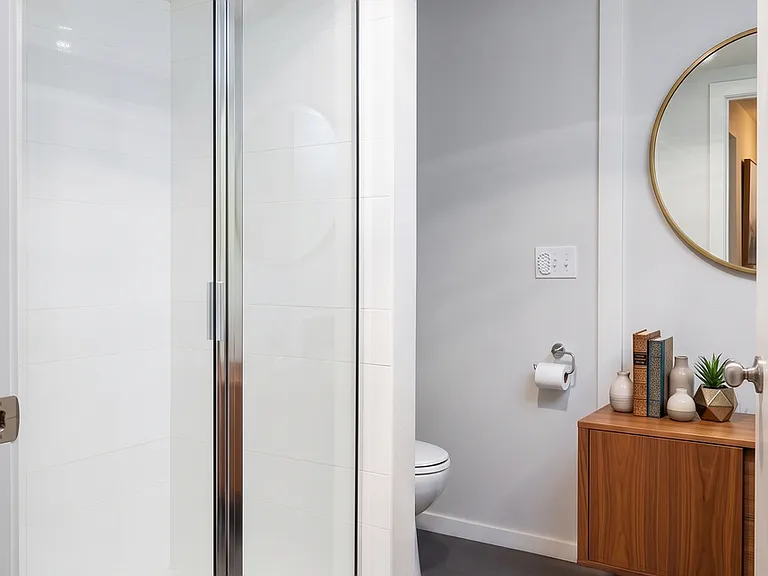 6408 Phinney - Located at the top of Phinney Ridge — Photo 13