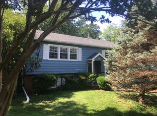 9505 Farmview Ct, Fairfax, VA 22032