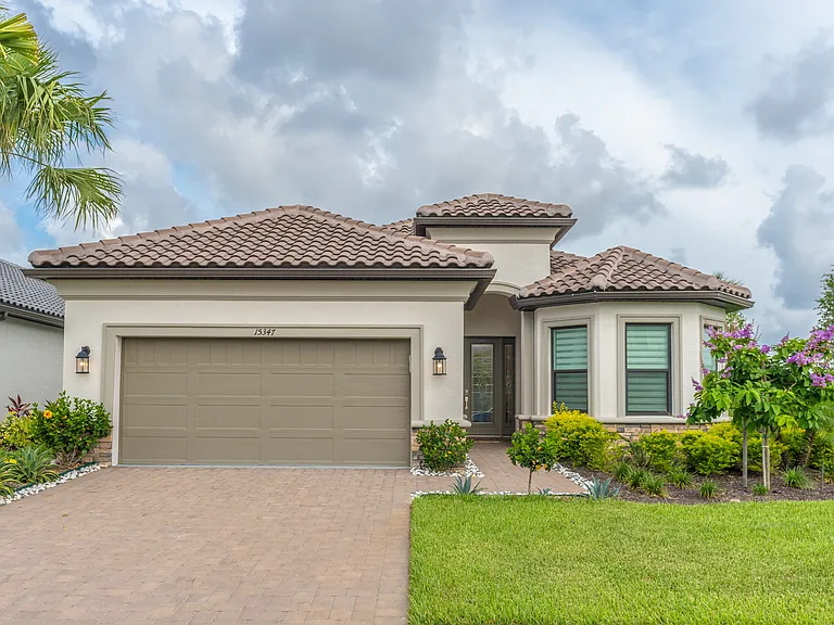 15347 Turin Dr — Photo 6